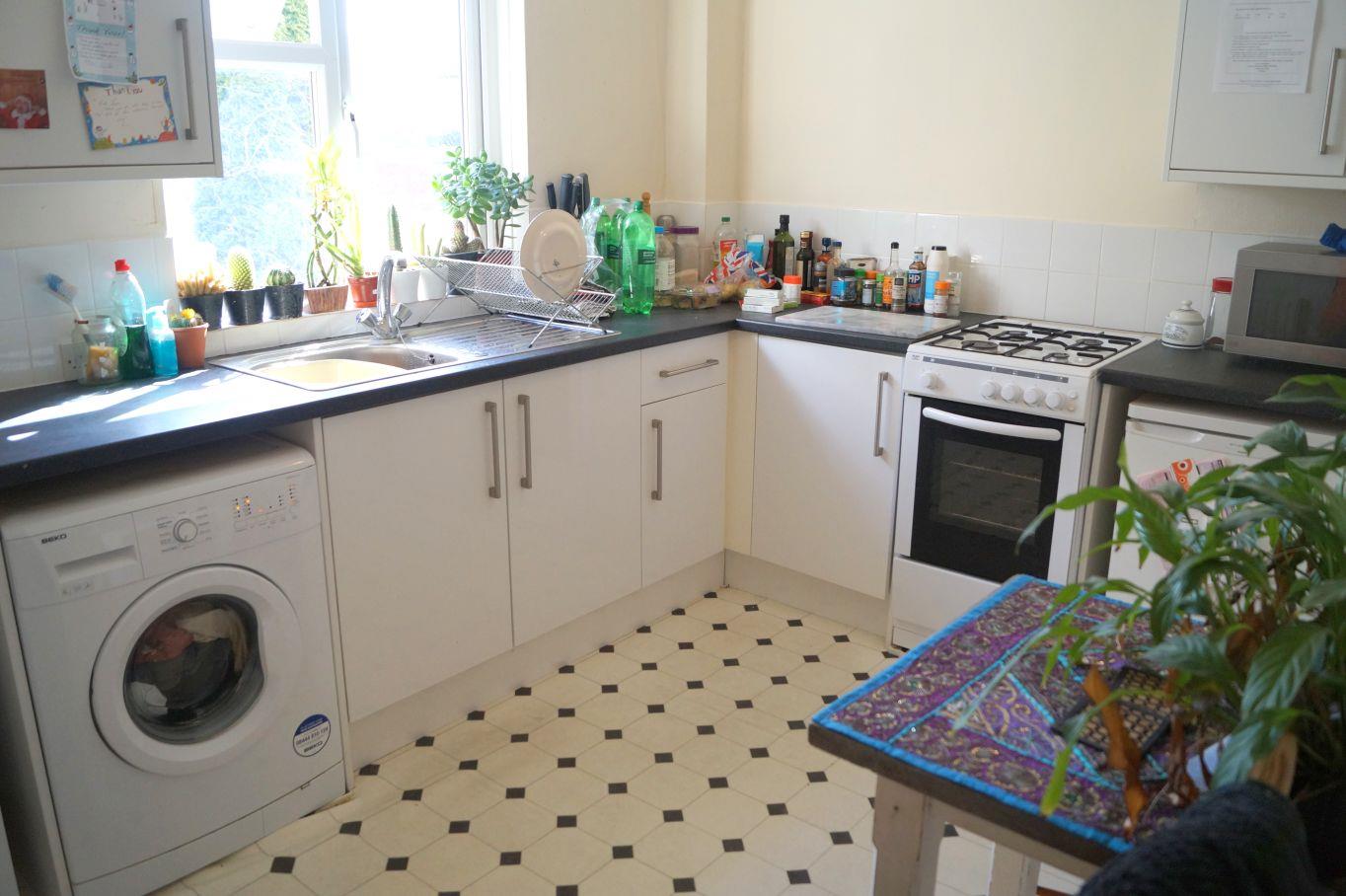 Chapman Avenue, Downs Barn, Milton Keynes, Bucks, MK14 7PE